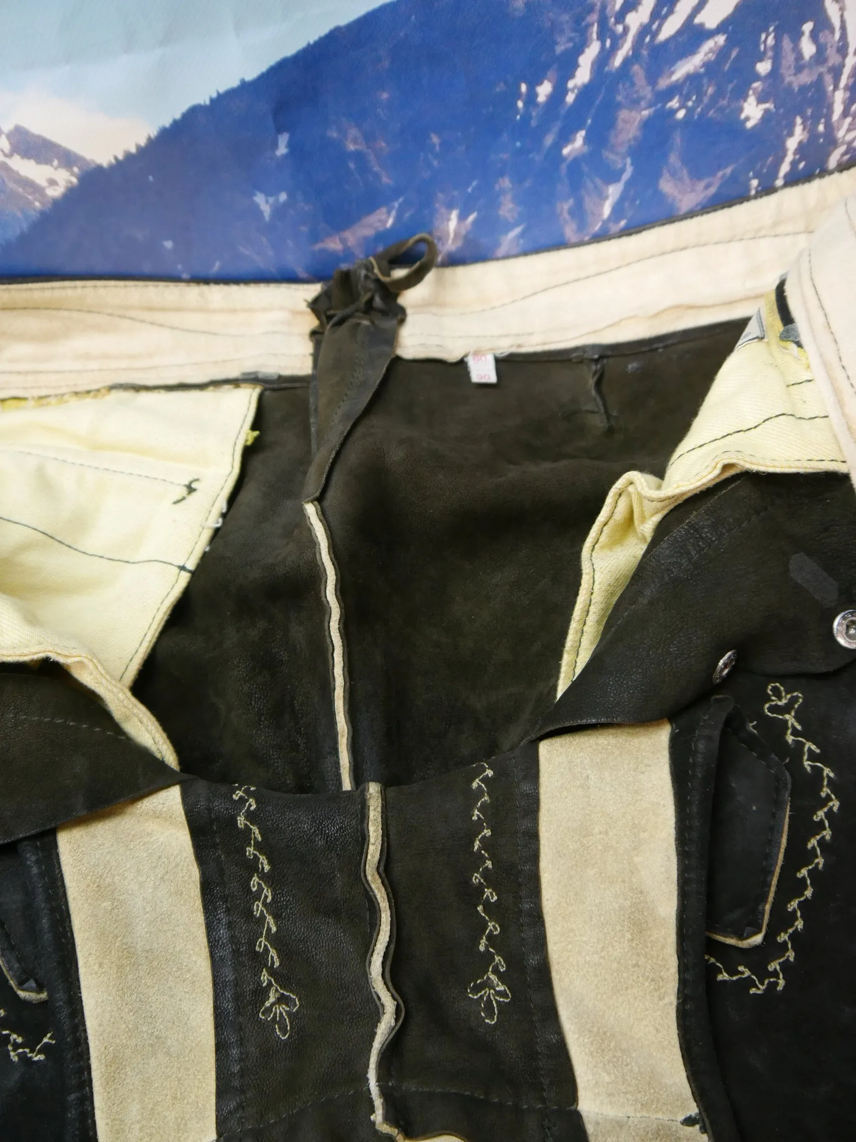 Distler Oktoberfest Lederhose verratzt in braun mit Stickerei Langgröße 90 Gr.44