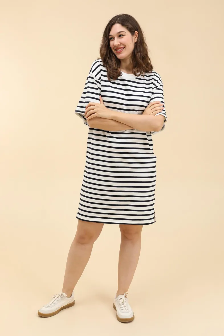 Gestreiftes T-Shirt-Kleid in Übergröße
