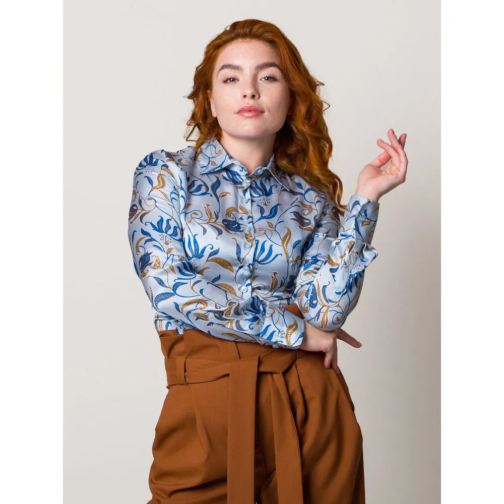 Hellblaues Damenshirt mit Blumenmuster 13254