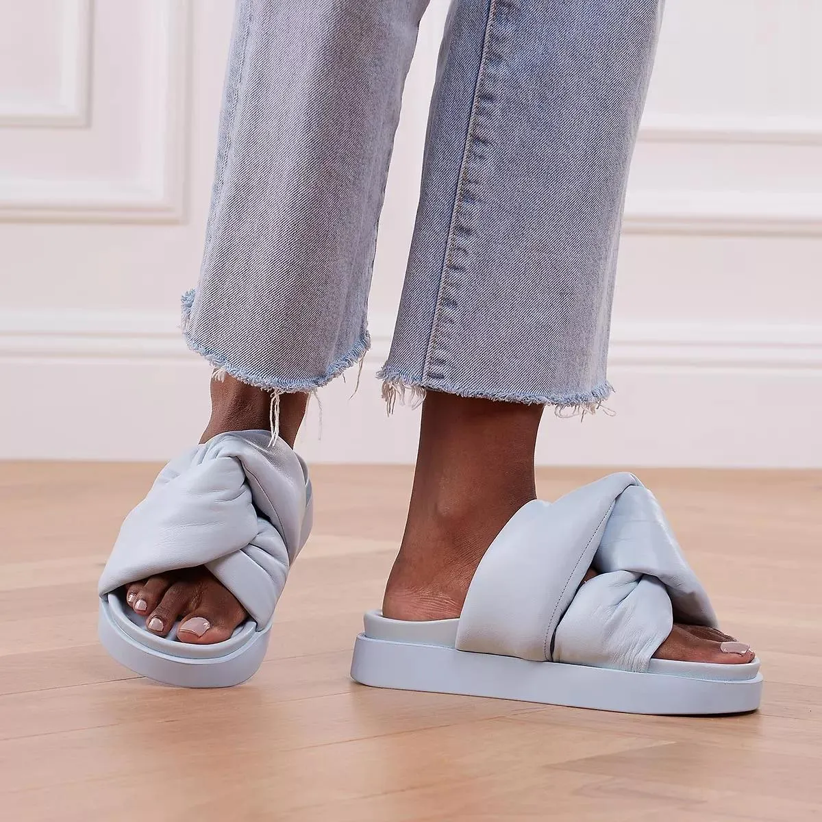   INUIKII  Soft Crossed Baby Blue  Slide 