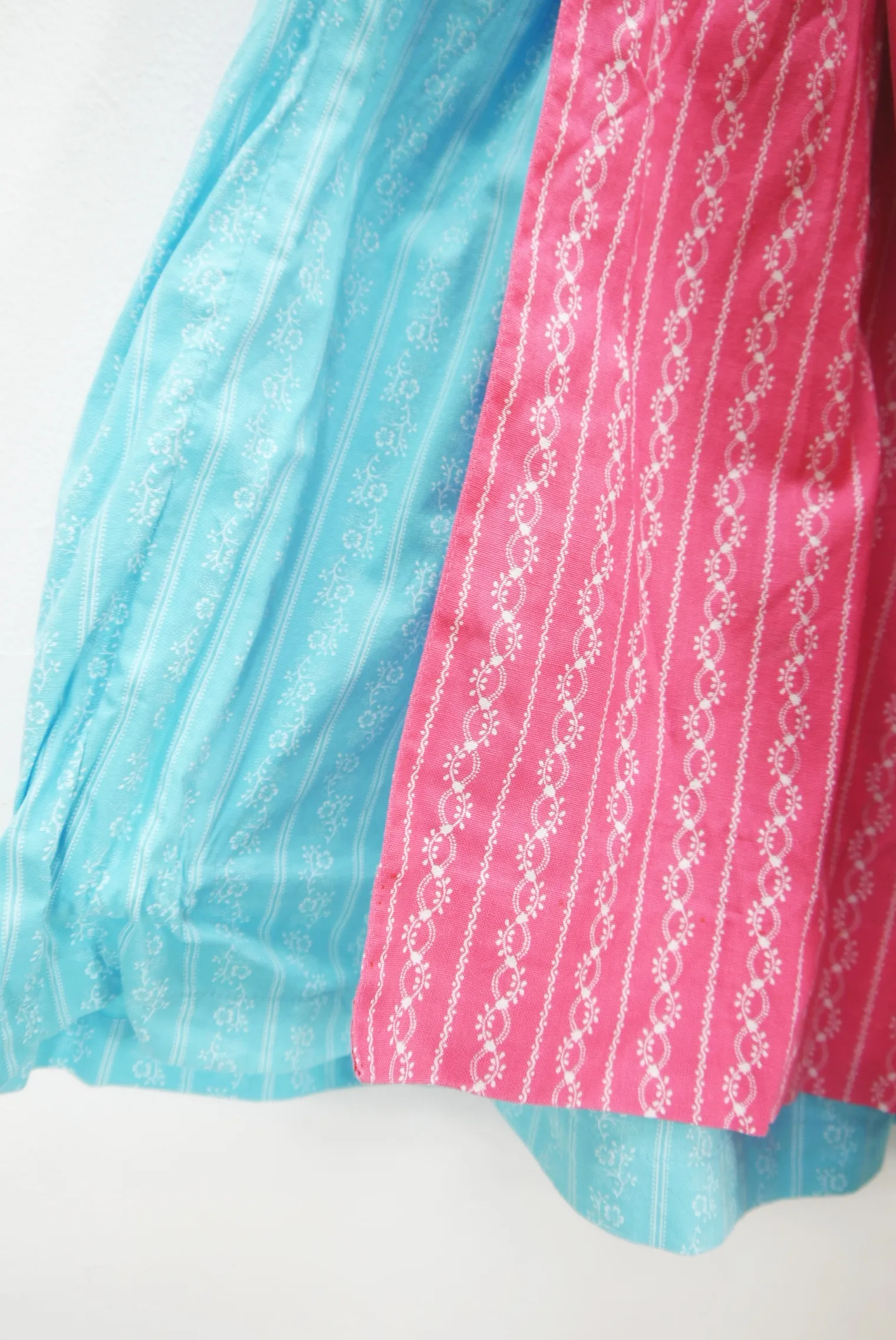 Marjo blau Baumwolle mit Balkonett faszinierendes Dirndl mit Schürze Gr.32